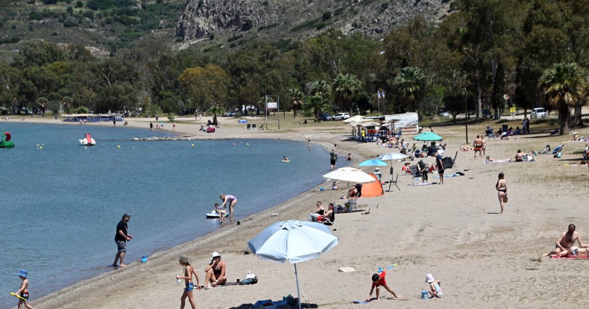 Καιρός: Κατακόρυφη άνοδος της θερμοκρασίας και αφρικανική σκόνη από αύριο – Ερχονται βροχές την Κυριακή