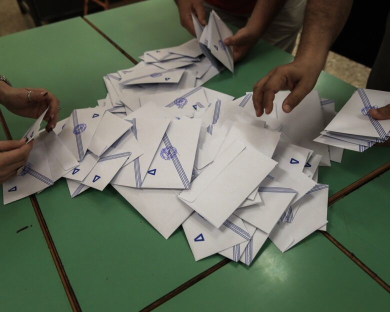 Δημοσκόπηση Opinion Poll: Στο 30% η ΝΔ στην εκτίμηση ψήφου, παραμένει δεύτερη η Πλεύση Ελευθερίας
