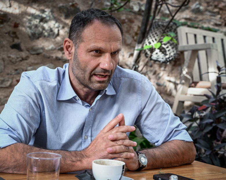 Κίνημα Δημοκρατίας: Ο Μανώλης Καπνισάκης ήταν και παραμένει το δεξί χέρι του Στέφανου Κασσελάκη