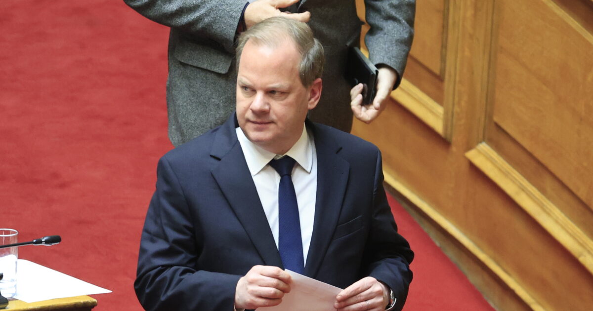 Γιατί «έσπασε τη σιωπή του» τώρα, ο Κώστας Καραμανλής – Πλημμέλημα «βλέπει» η κυβέρνηση