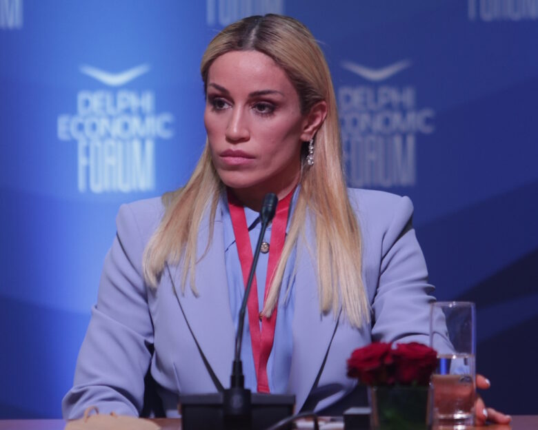 Η Παραολυμπιονίκης Καρολίνα Πελενδρίτου εξομολογείται: «Μέχρι τα 9 μου έβλεπα κανονικά, αλλά από άμυνα δεν το θυμάμαι»