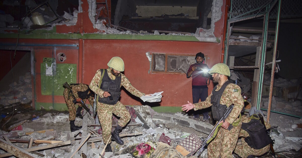 India and Pakistan on the brink of war: At 11 the dead civilians – fire and rockets “crush” Kashmir