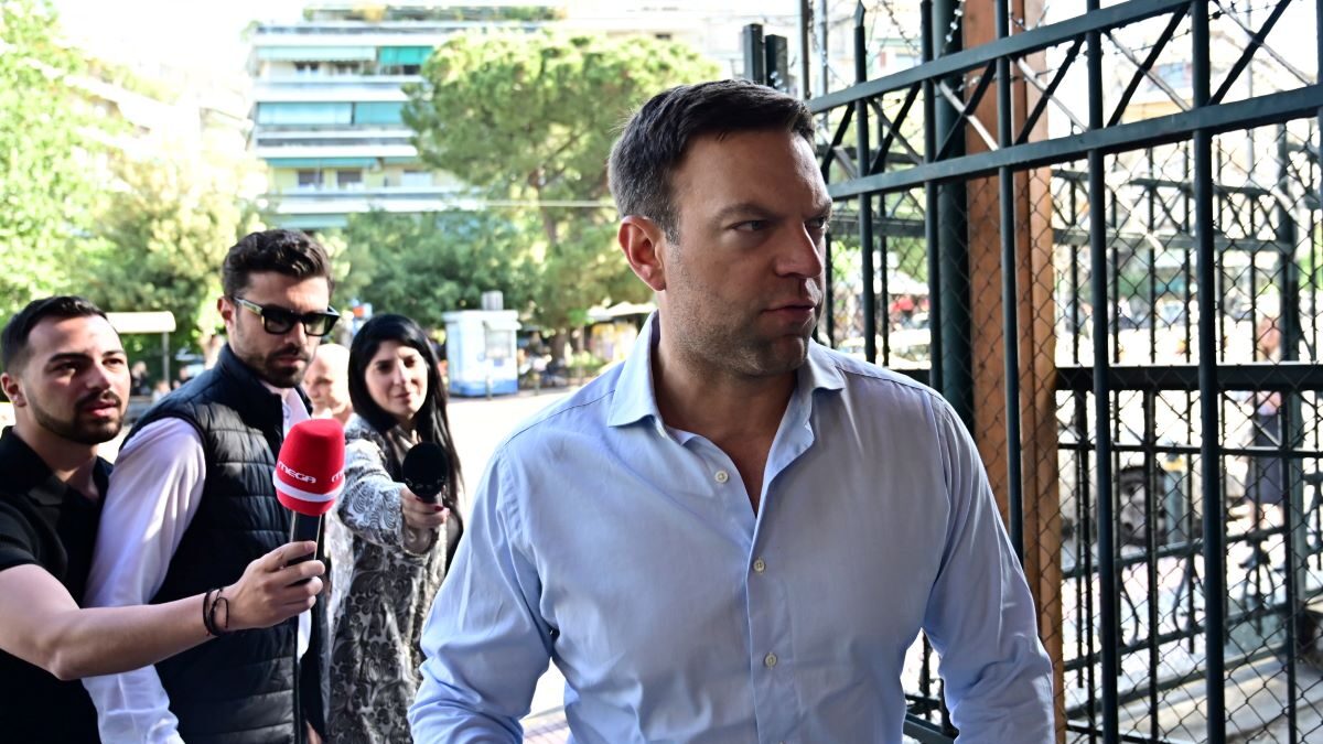 Ο Στέφανος Κασσελάκης στα δικαστήρια της Ευελπίδων