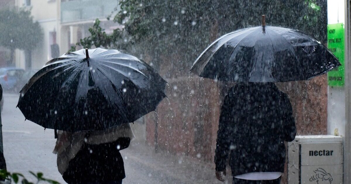Weather tomorrow: Strong storms across the country, stormy winds and African dust in the south and Cyclades