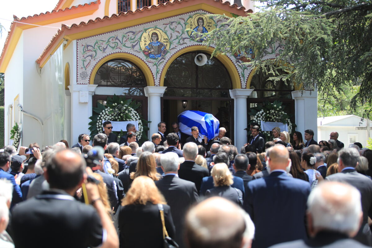 Κηδεία Πέτρου Μολυβιάτη
