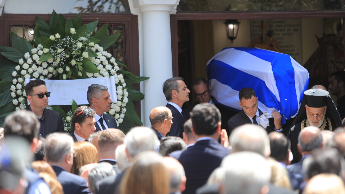 Κηδεία Πέτρου Μολυβιάτη