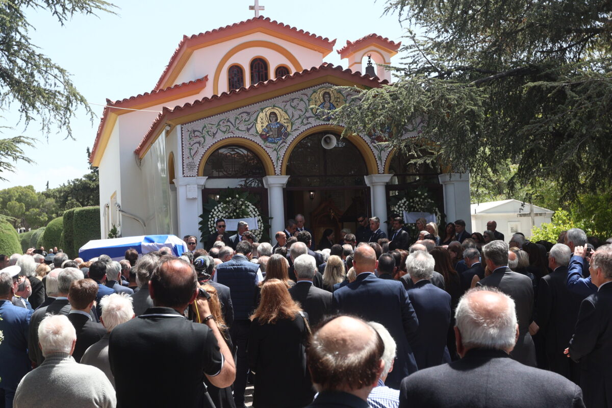 Κηδεία Πέτρου Μολυβιάτη