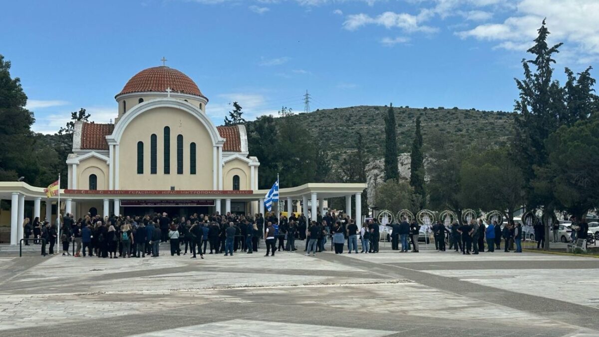 Ο 43χρονος οδηγήθηκε στην τελευταία του κατοικία στο κοιμητήριο του Σχιστού
