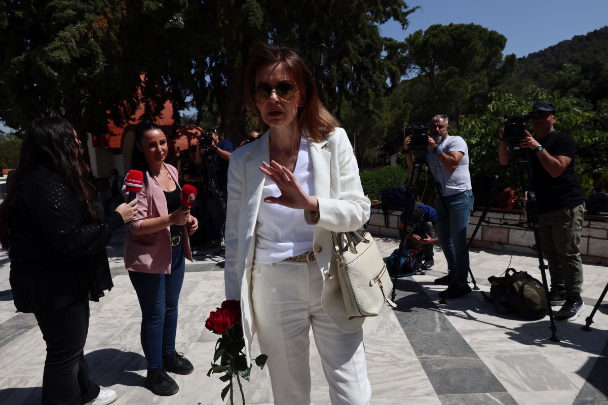 Η κηδεία του Νίκου Γαλάνου