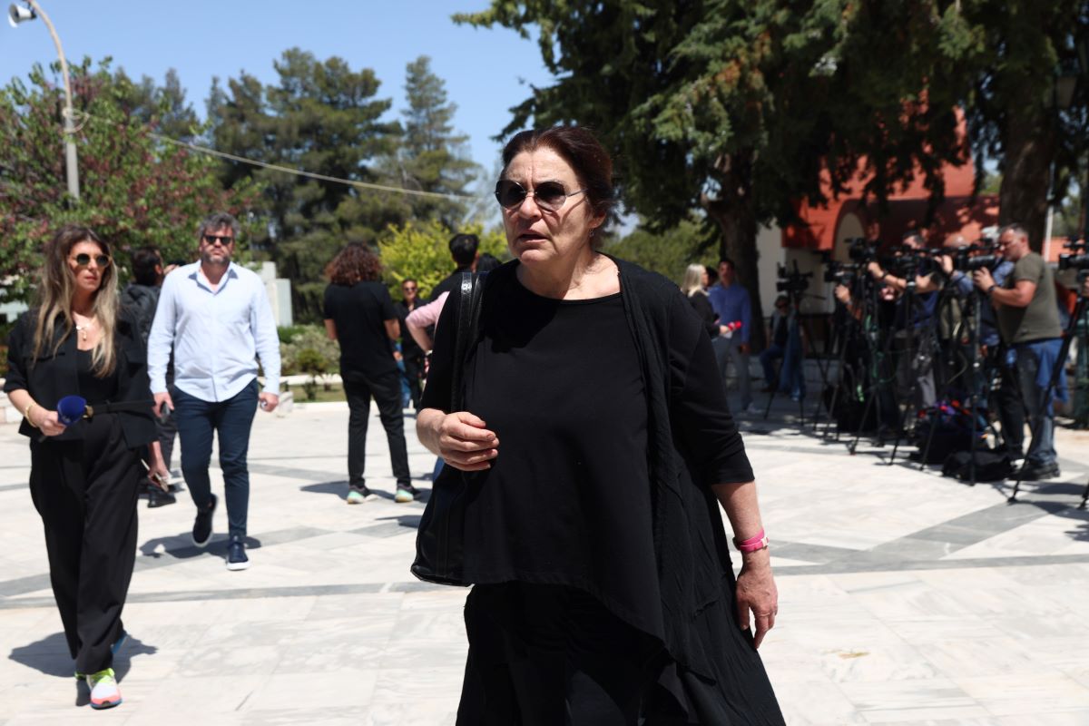 Η κηδεία του Νίκου Γαλανού