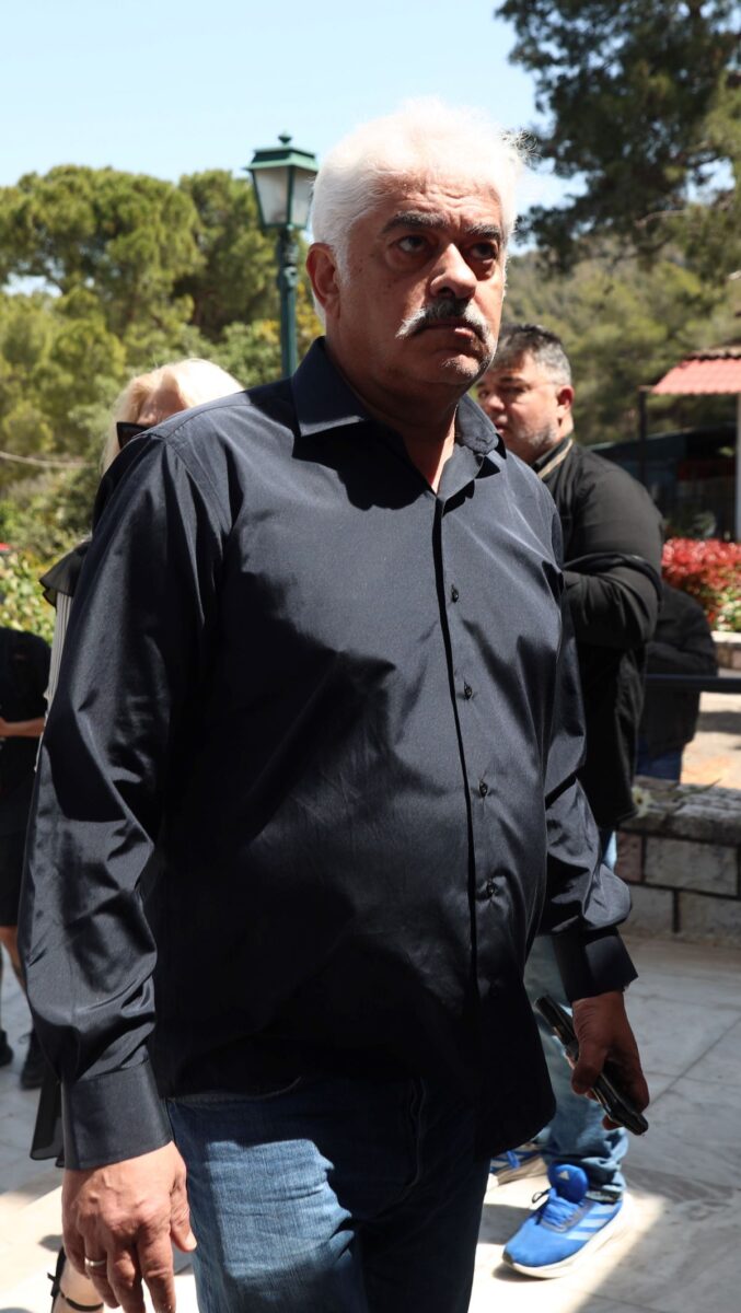 Η κηδεία του Νίκου Γαλανού