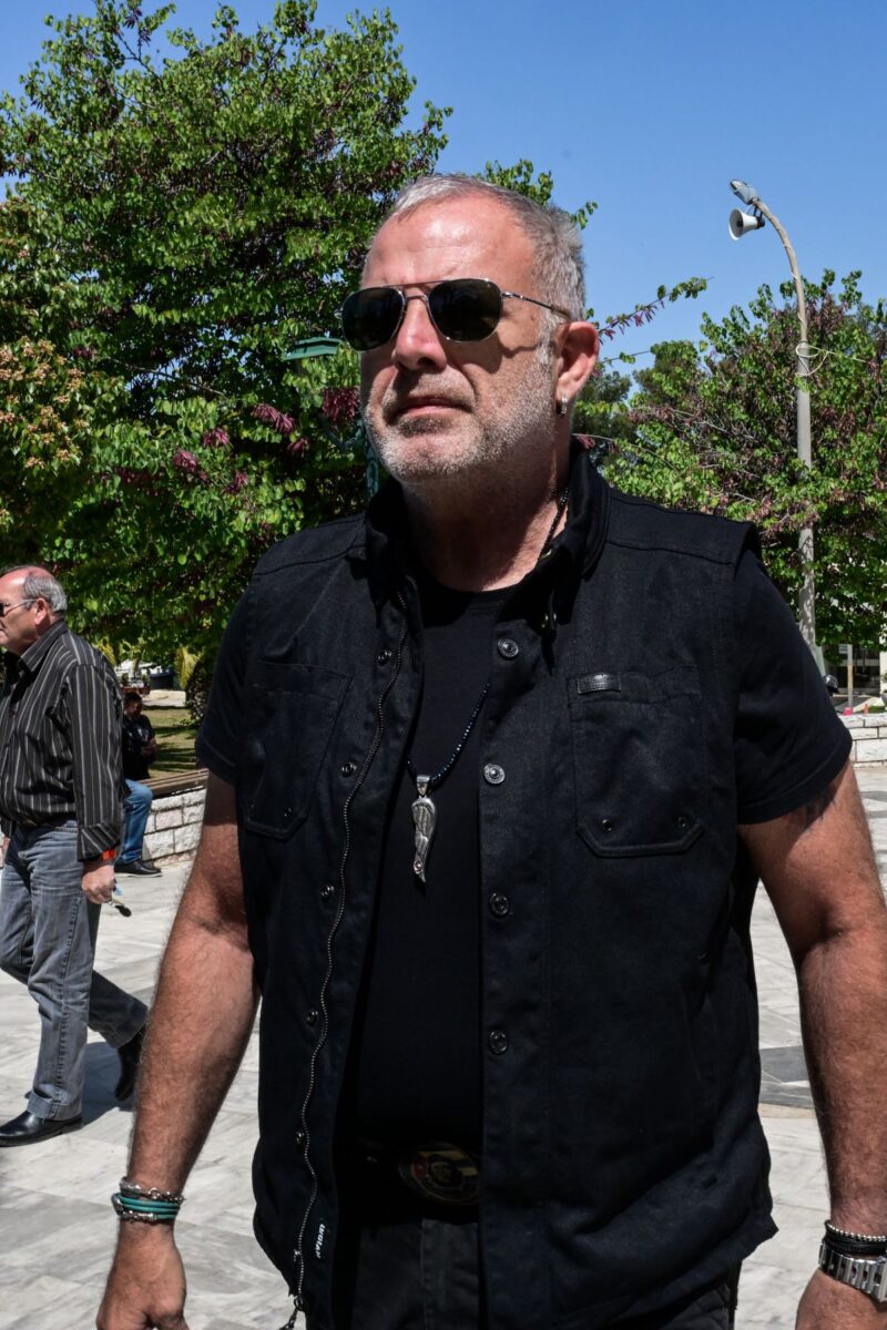 Η κηδεία του Νίκου Γαλανού