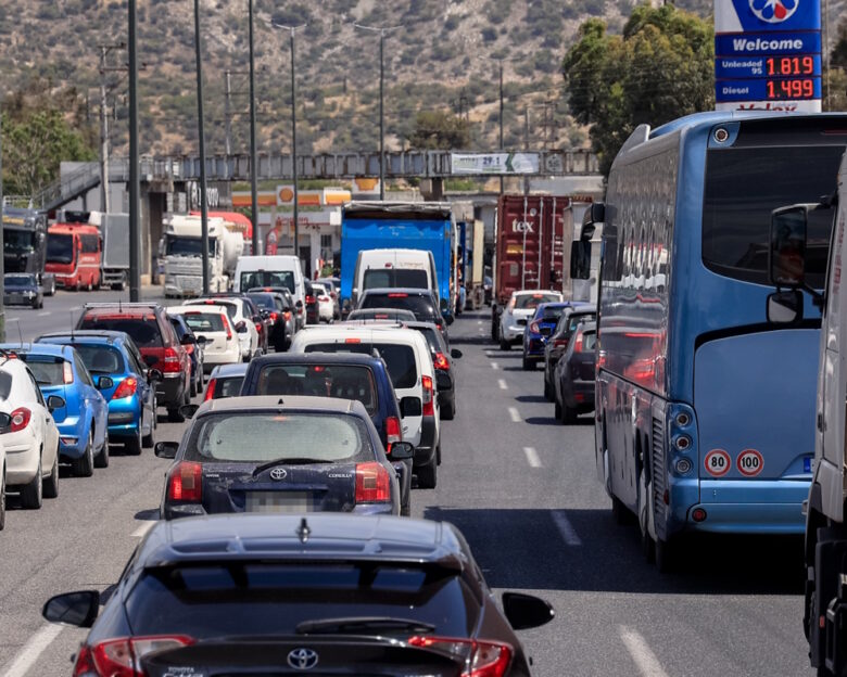 Κίνηση στους δρόμους: «Εφιάλτης» και σήμερα ο Κηφισός, Κηφισίας και Αθηνών – Καθυστερήσεις και στην Αττική Οδό