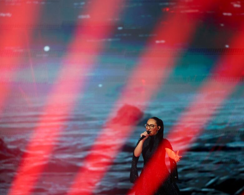 Eurovision 2025: Το BBC αποθεώνει την Klavdia και την «Αστερομάτα» της – «Μείναμε άναυδοι από τη δυνατή ερμηνεία της»