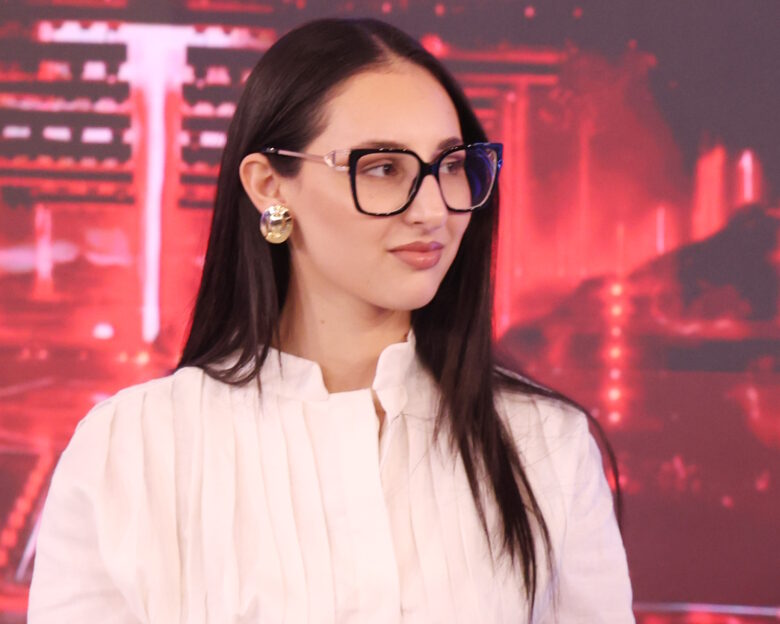 Klavdia: «Τα ιδανικά του Ποντιακού Ελληνισμού υπάρχουν στο αξιακό μου σύστημα, είναι κομμάτι μου»