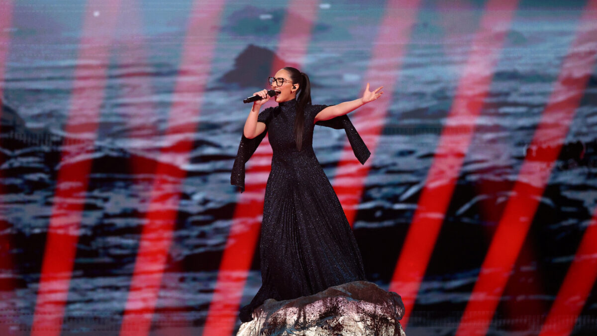 H Klavdia στη σκηνή της Eurovision