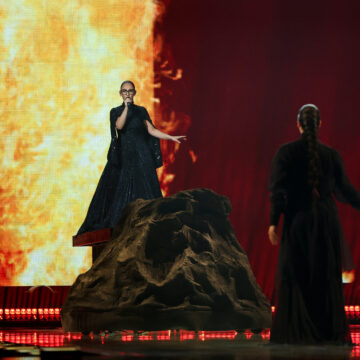 Η Klavdia στη σκηνή της Eurovision