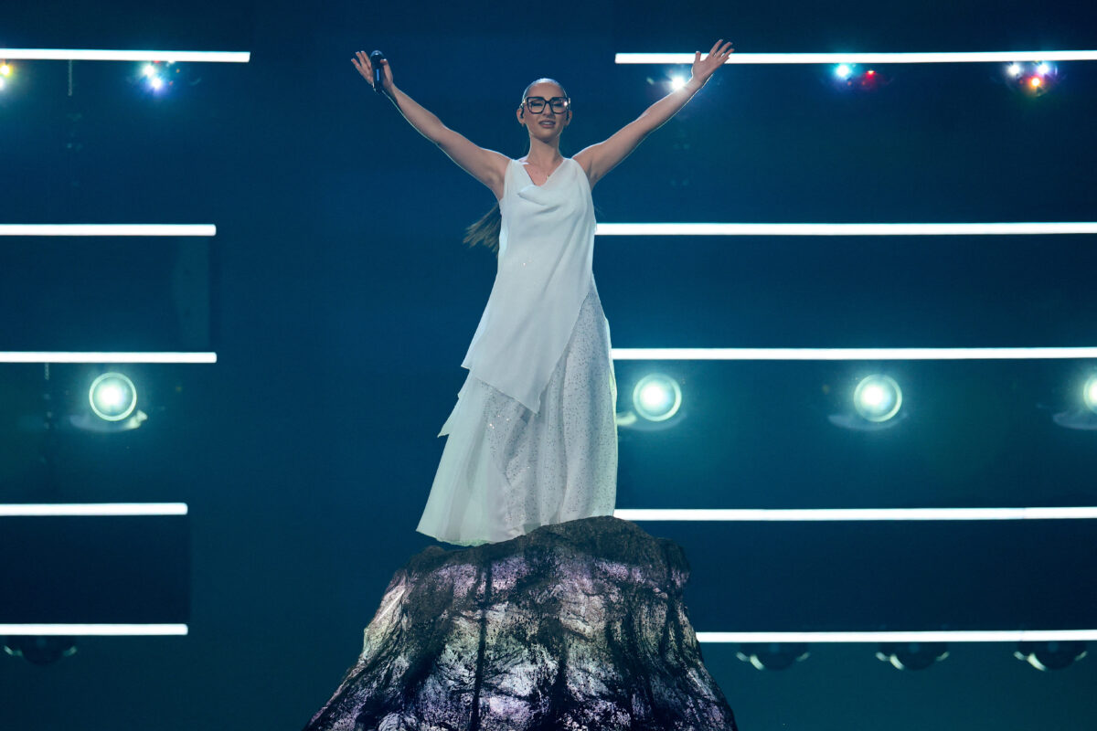 Η Klavdia στη σκηνή της Eurovision