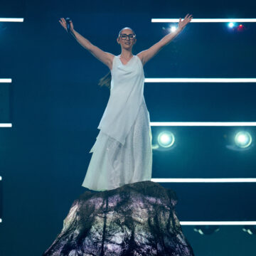 Η Klavdia στη σκηνή της Eurovision