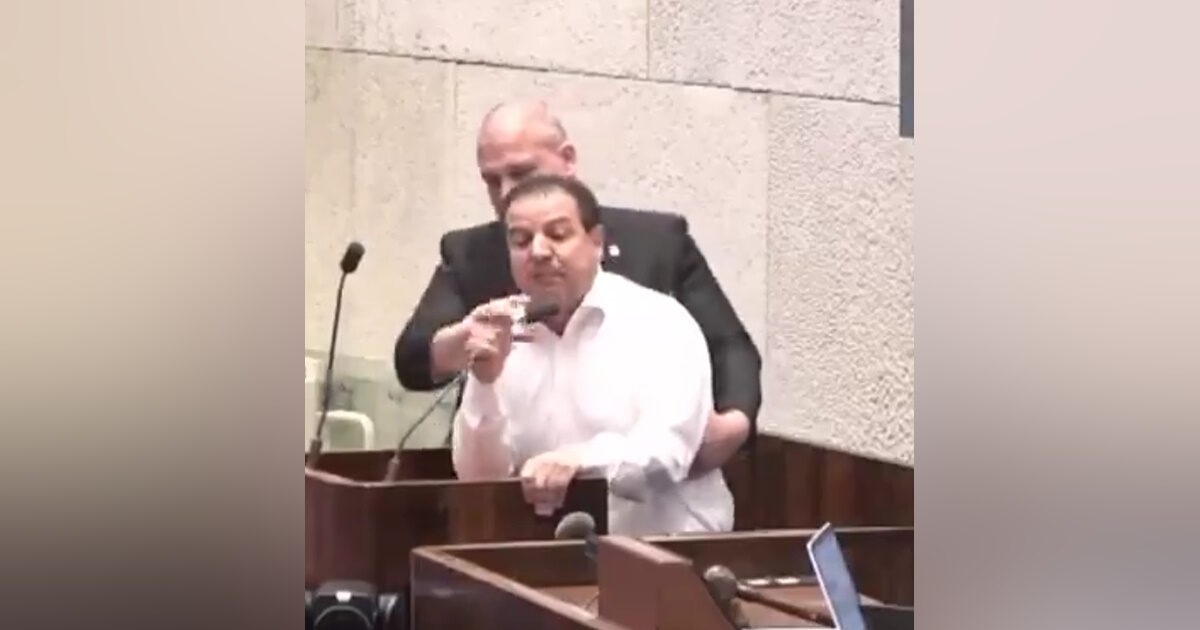 Ισραήλ: Έβγαλαν «σηκωτό» από τη βουλή Αραβοϊσραηλινό βουλευτή που καταδίκαζε την επίθεση στη Γάζα
