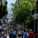 Κόσμος στο κέντρο της Αθήνας