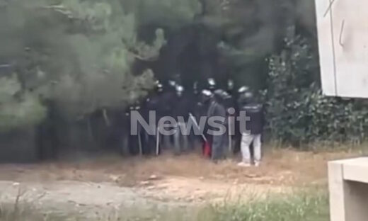Οι κουκουλοφόροι στην Πολυτεχνειούπο