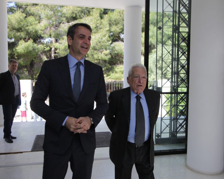 Κυριάκος Μητσοτάκης για Πέτρο Μολυβιάτη: «Ένας άξιος Έλληνας περνά στην ιστορία»