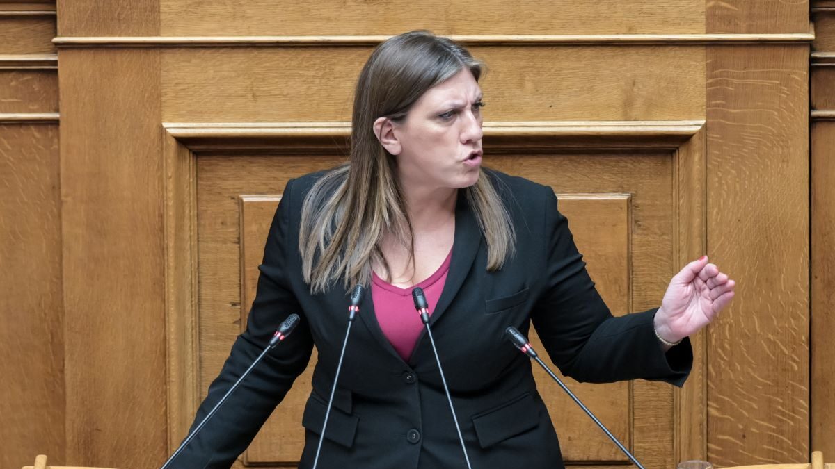 Η Ζωή Κωνσταντοπούλου στο βήμα της Βουλής