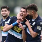 Οι ποδοσφαιριστές της Λαμίας πανηγυρίζουν