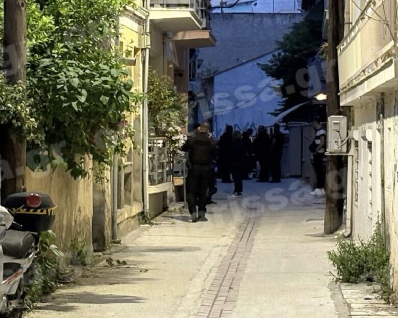 Λάρισα: Ένας 21χρονος δολοφόνησε την 52χρονη μητέρα του – Συνελήφθη μαζί με ένα ακόμη άτομο