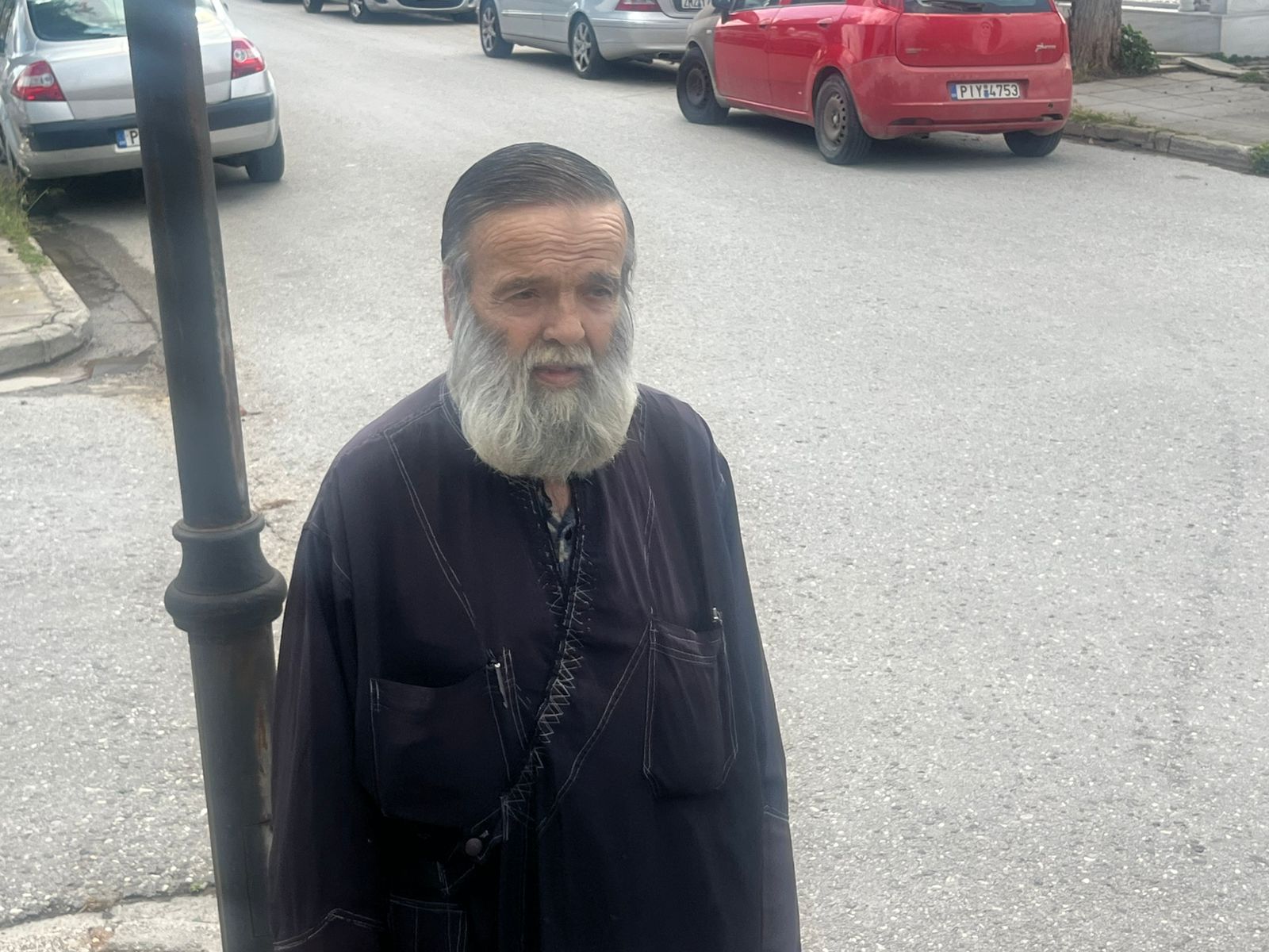 Ο ιερέας πατέρας της 52χρονης που δολοφονήθηκε από τον γιο της στη Λάρισα