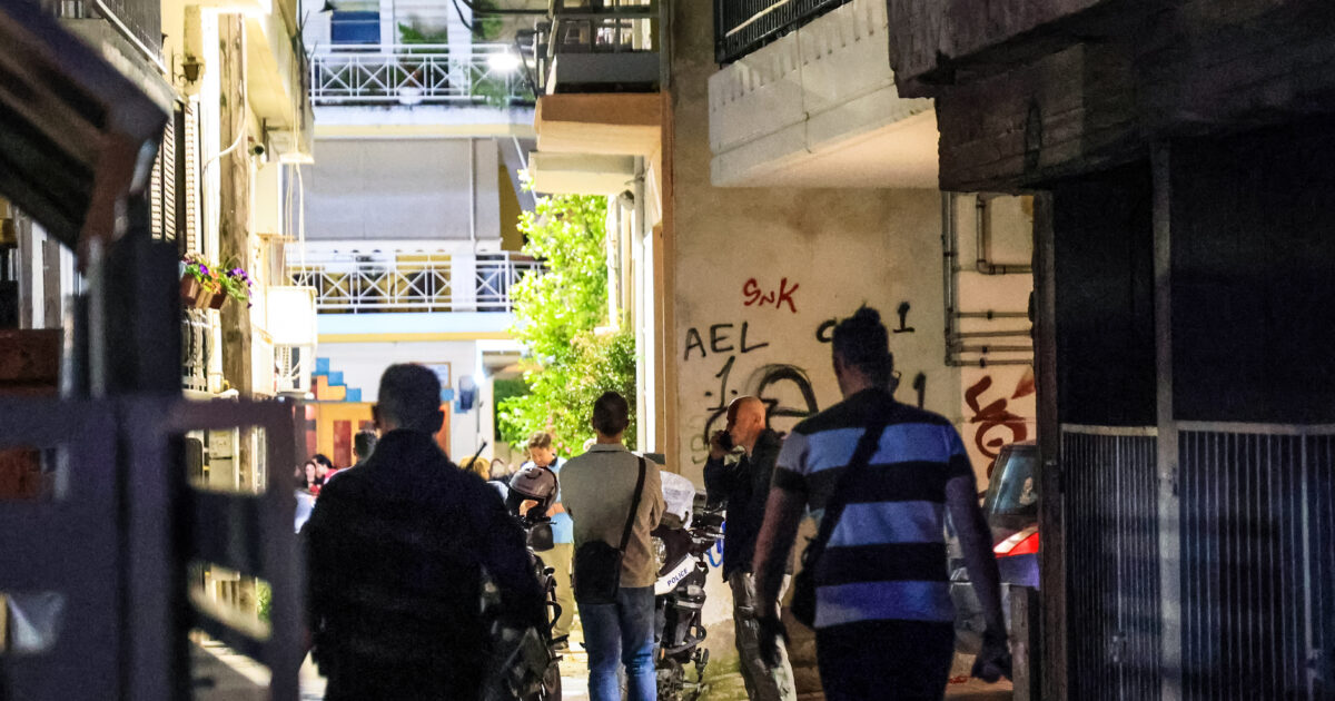 Λάρισα: Ο 21χρονος κατακρεούργησε τη μητέρα του – Έχει πολλές μαχαιριές στο σώμα της