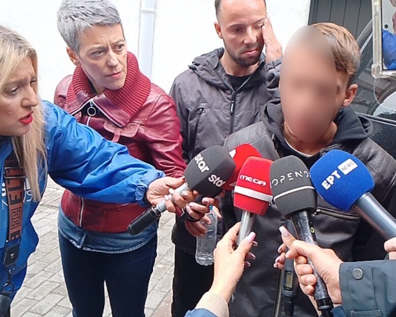 Λάρισα: Ελεύθερος με περιοριστικούς όρους ο 22χρονος ξάδερφος του μητροκτόνου – «Έχω πένθος»