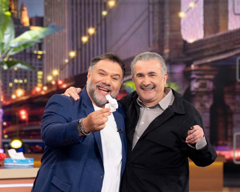 Λάκης Λαζόπουλος και Χρήστος Κυριακίδης, καλεσμένοι απόψε του Γρηγόρη Αρναούτογλου στο «The 2Night Show»