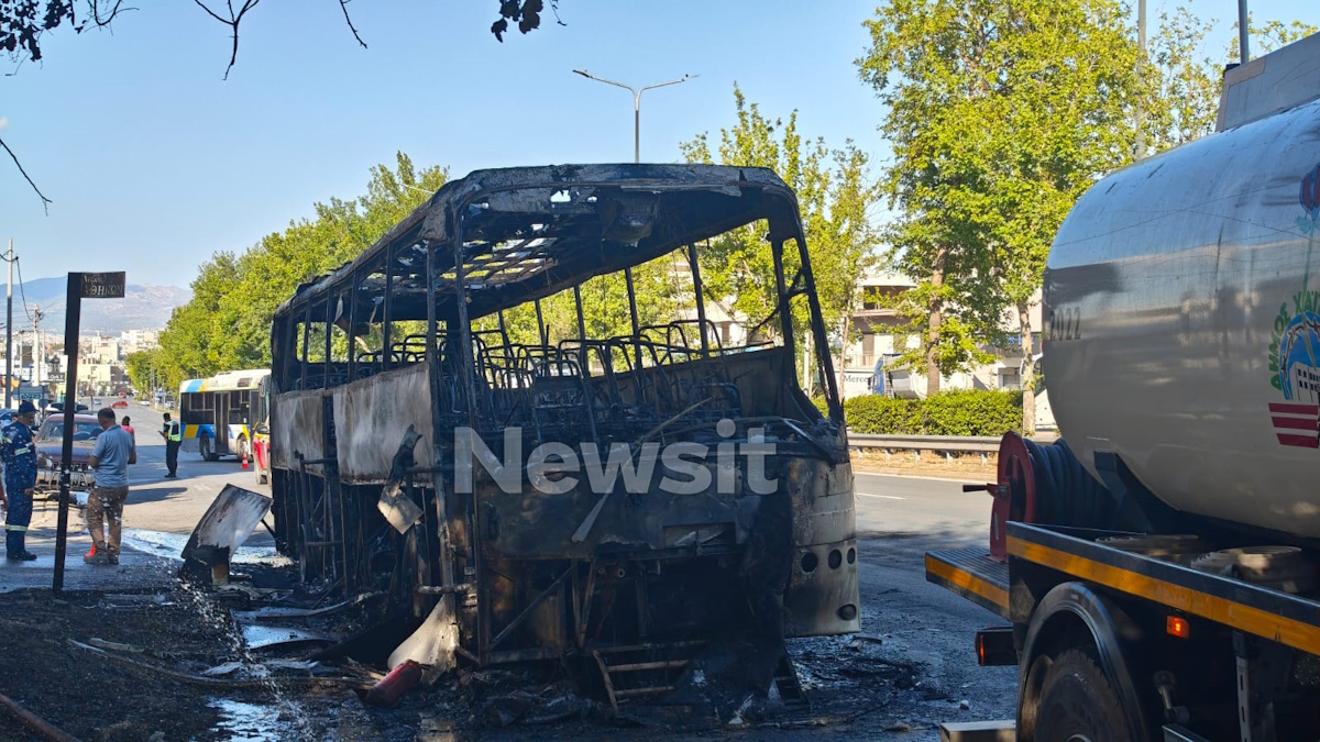 Φωτιά σε τουριστικό λεωφορείο στο Χαϊδάρι