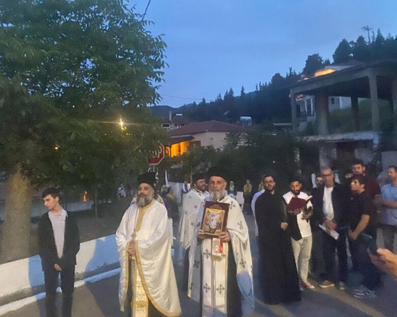 Εύβοια: Λιτανεία στο Προκόπι για να σταματήσουν οι σεισμοί