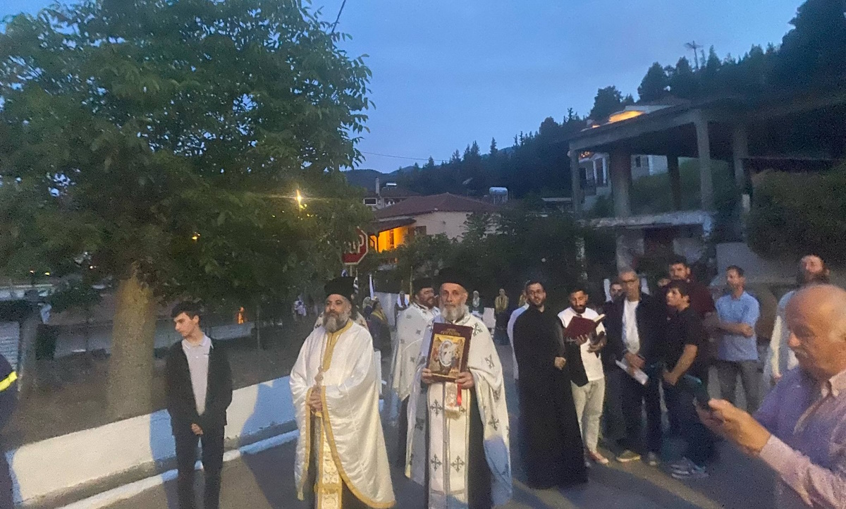 Λιτανεία στο Προκόπι Ευβοίας για να σταματήσουν οι σεισμοί