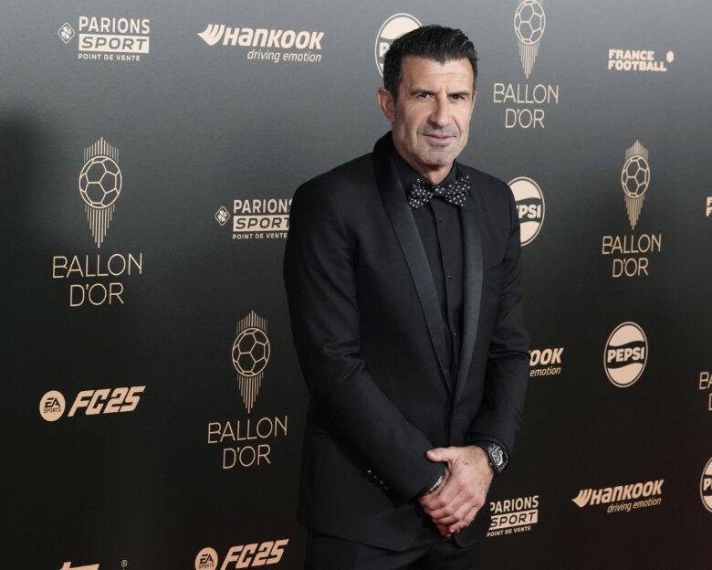Ο Λουίς Φίγκο έδειξε τα γεννητικά του όργανα μετά από ύβρεις οπαδών της Μπαρτσελόνα