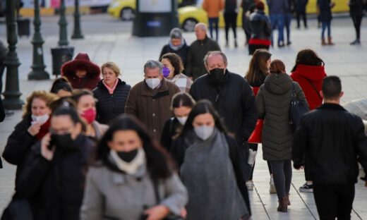 Άνθρωποι με μάσκες προστασίας