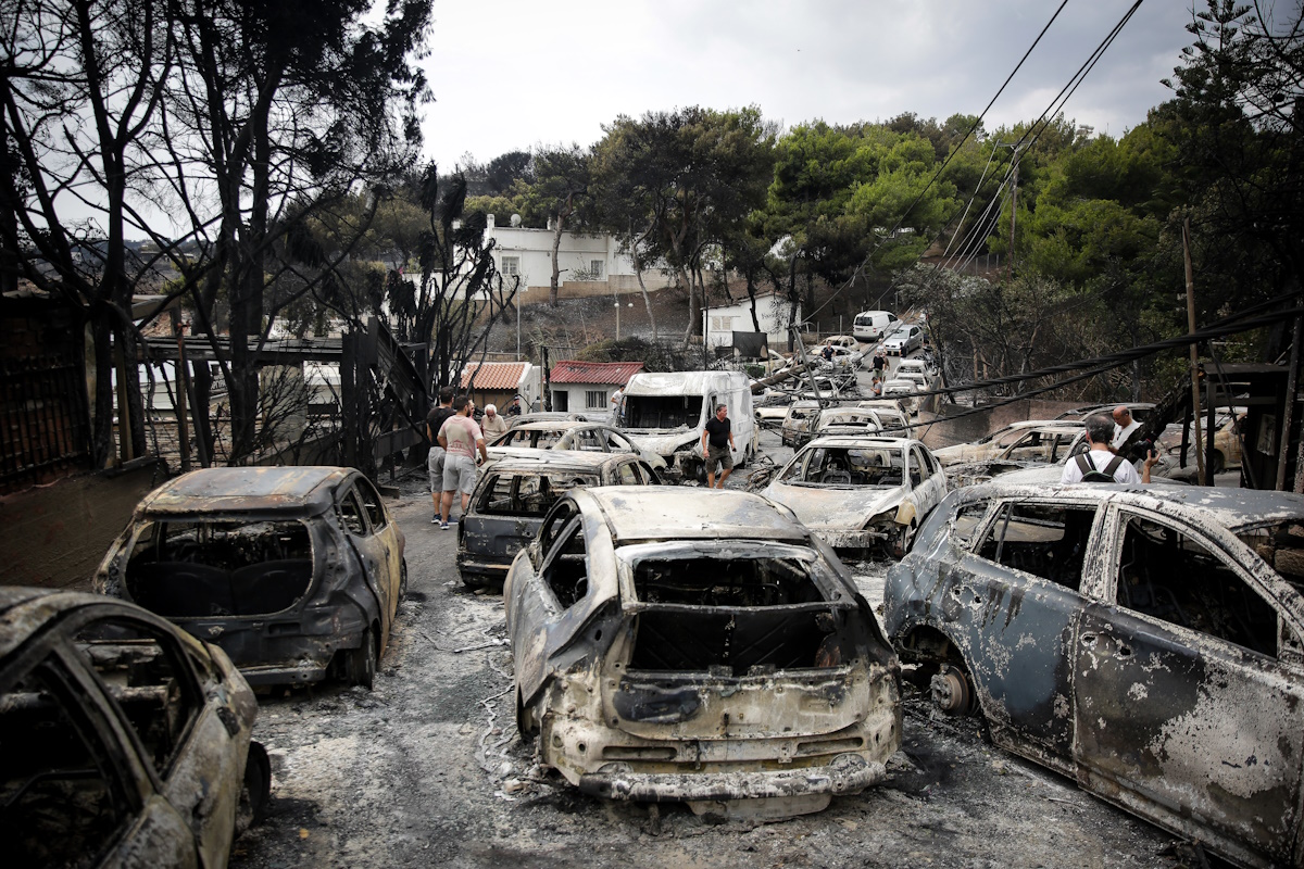 Καμένα αυτοκίνητα στο Μάτι