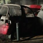 Το καμένο αυτοκίνητο με τον νεκρό άνδρα που βρέθηκε στην περιοχή του Μετς