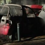 Το καμένο αυτοκίνητο με τον νεκρό άνδρα στην περιοχή του Μετς