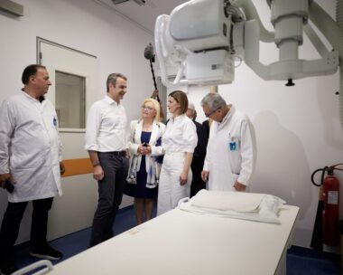 Ο Κυριάκος Μητσοτάκης στο Κέντρο Υγείας Μεγάρων