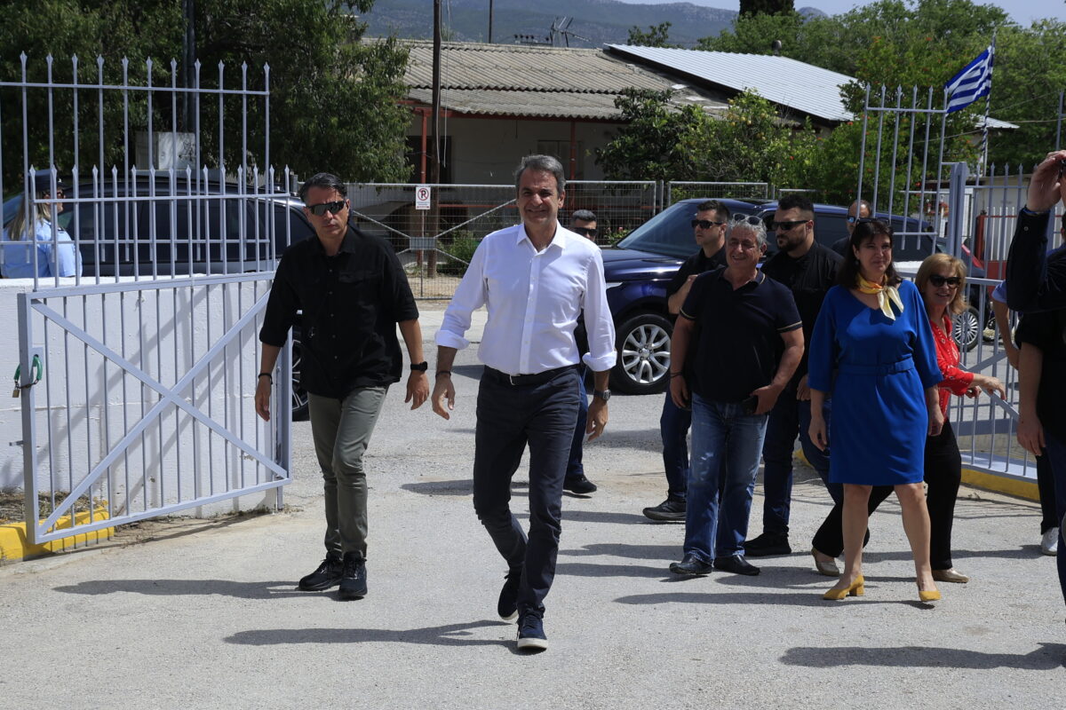 O Κυριάκος Μητσοτάκης στο Περιστέρι