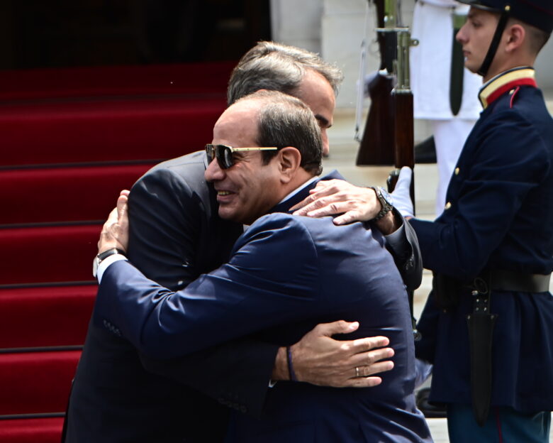 Ο πρόεδρος της Αιγύπτου, Αλ Σίσι, στην Ελλάδα: Συνάντηση με τον Μητσοτάκη στο Μέγαρο Μαξίμου