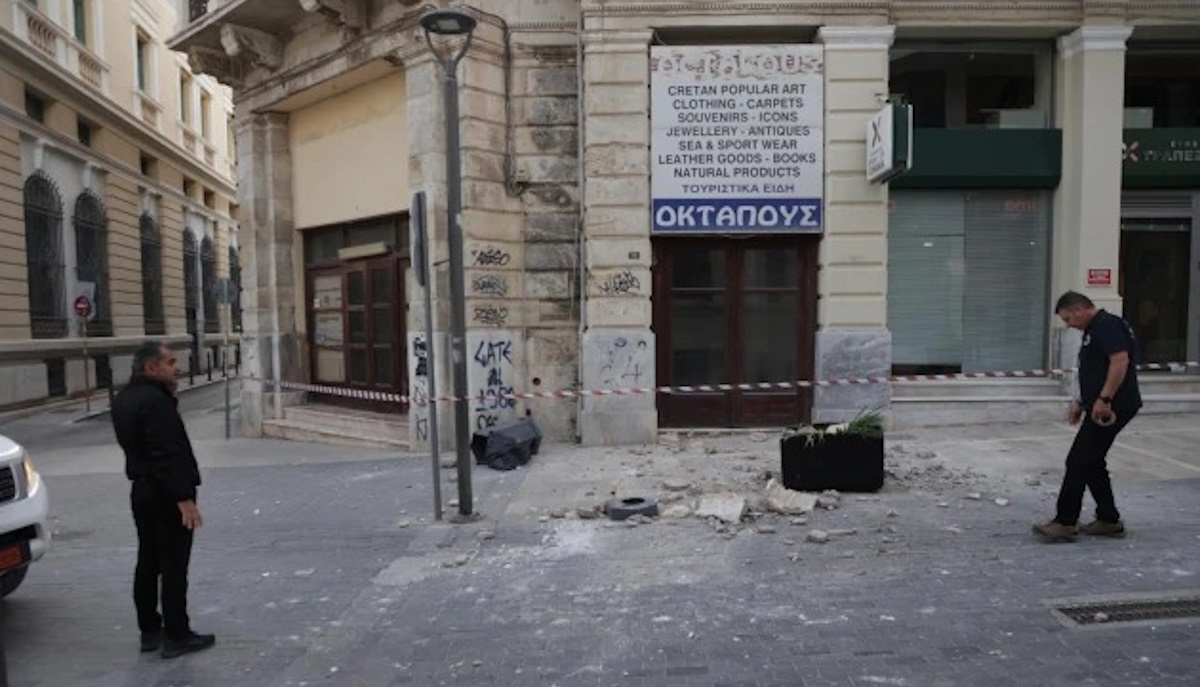 Κατέρρευσε μέρος από κτίριο στο Ηράκλειο
