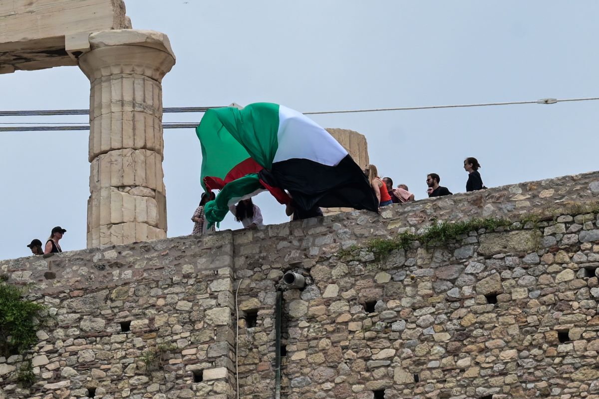 Προσαγωγές μελών της Νέας Αριστεράς στην Ακρόπολη