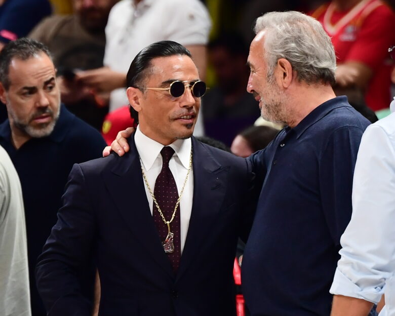 O Νουσρέτ Γκιοκτσέ στον τελικό της Euroleague – «Τα λέμε στη Μύκονο» είπε στη κάμερα