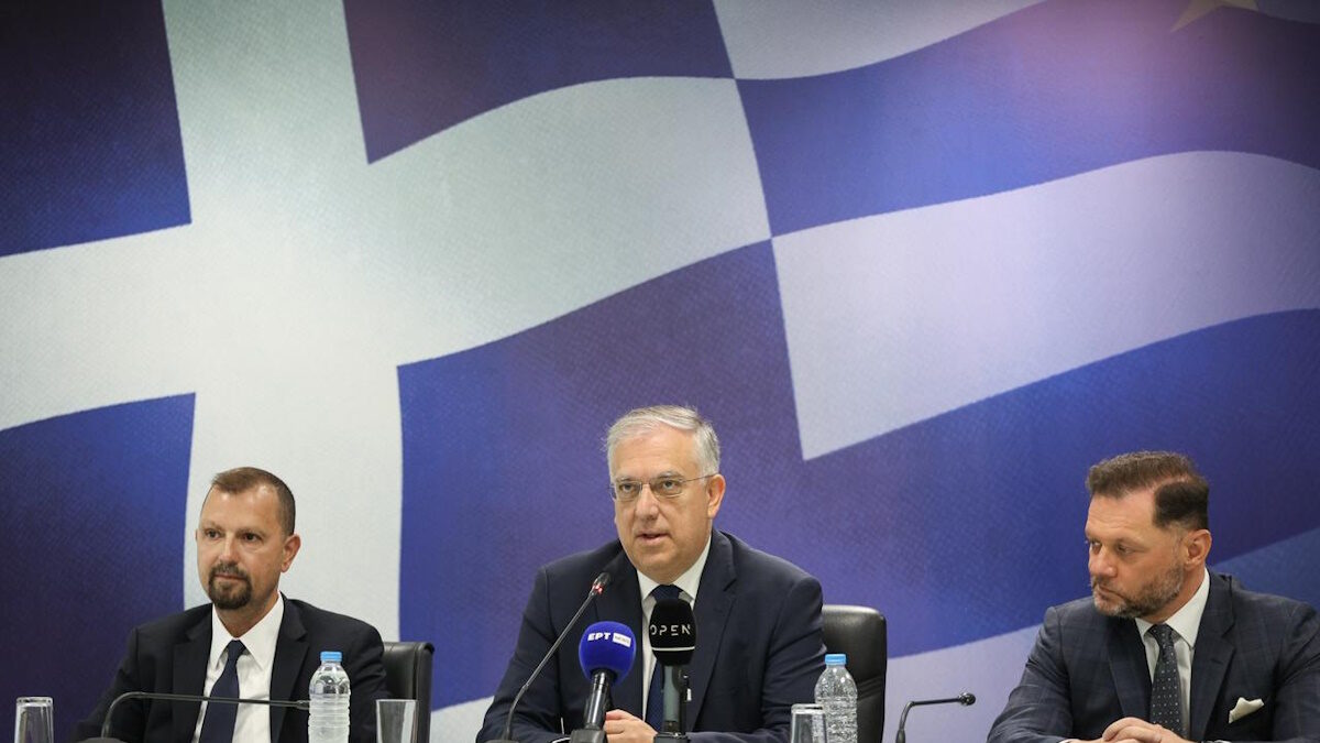 O Βασίλης Μαγκλάρας, ο Τάκης Θεοδωρικάκος και ο Πάνος Ξενοκώστας