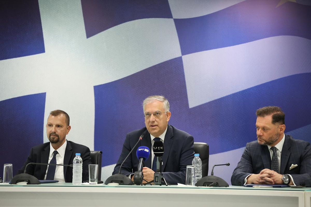 O Βασίλης Μαγκλάρας, ο Τάκης Θεοδωρικάκος και ο Πάνος Ξενοκώστας